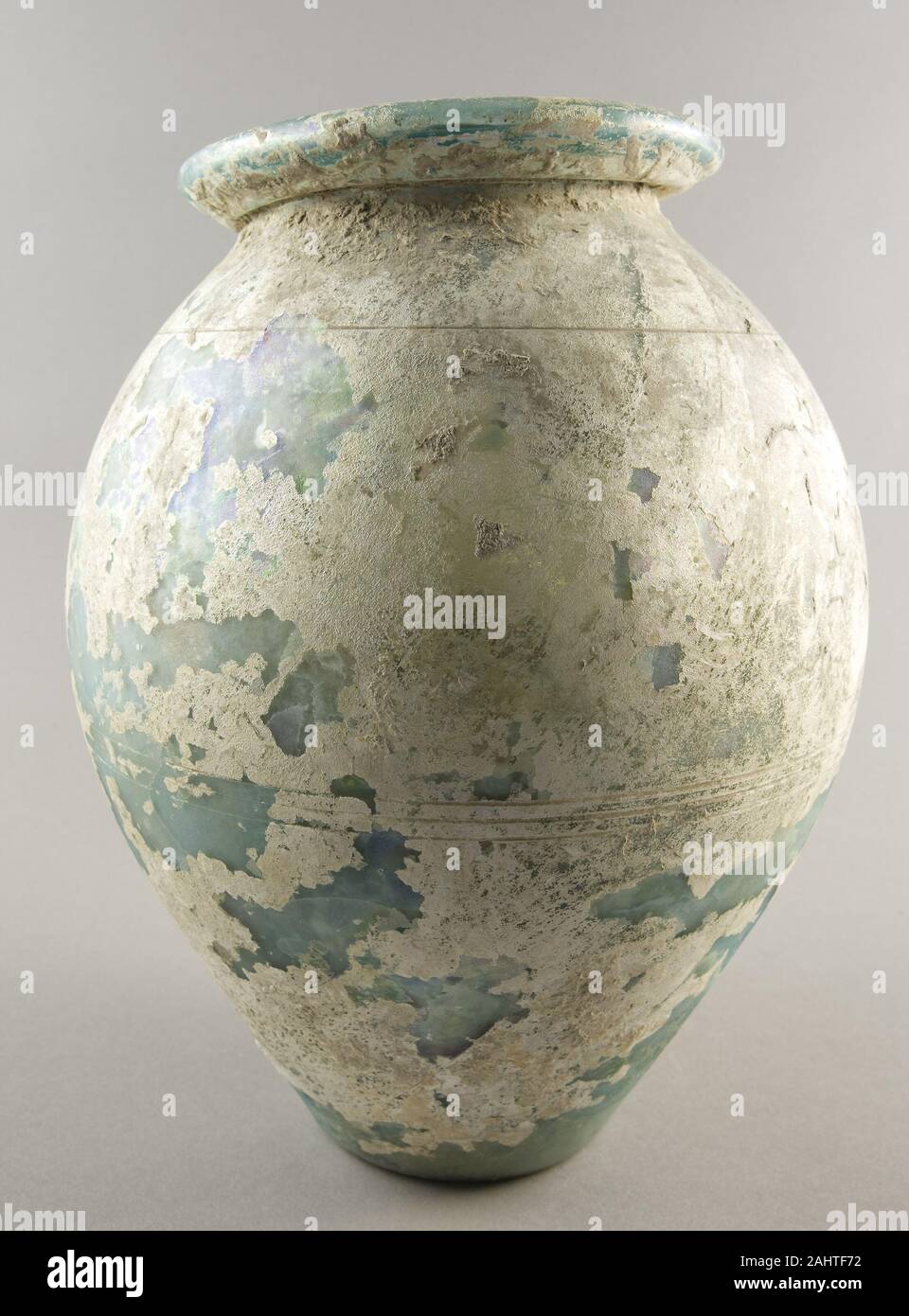 Glass Cinerary Urn High Resolution Stock Photography And Images Alamy