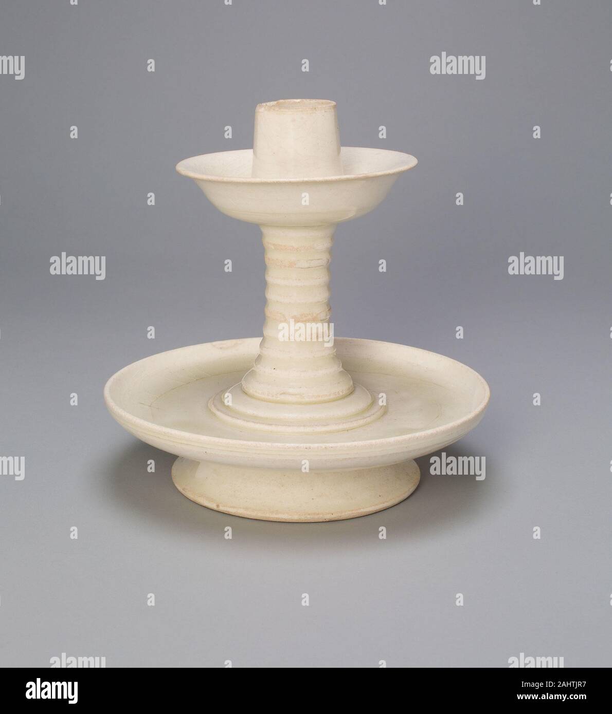 Dish-Shaped Candlestand with Long, Ribbed Neck - Sui (581–618) or Tang  dynasty (618–907), early 7th century - China - Origin: China, Date: 600  AD–650 Stock Photo - Alamy
