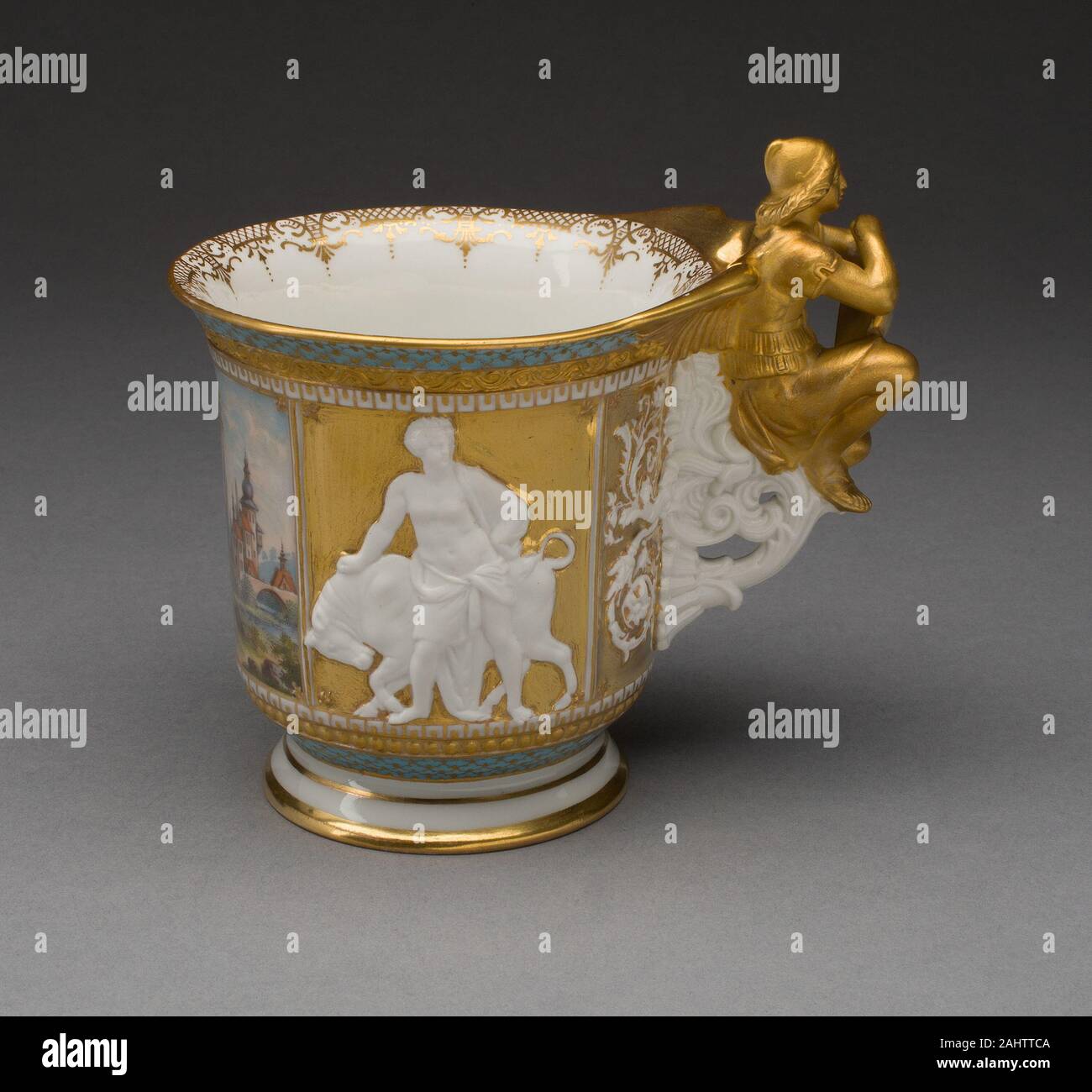 Königliche Porzellan-Manufaktur in Berlin (Prussia). Cup. 1850–1870.  Berlin. Hard-paste porcelain, polychrome enamels, and gilding Stock Photo -  Alamy