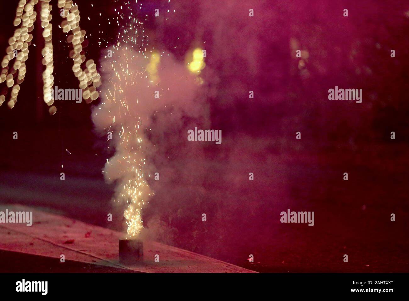 Eindhoven, Netherlands. 01st Jan, 2020. EINDHOVEN, 31-12-2019, New Year 2020 Eindhoven. Young boys with fireworks/fire crackers. Cake battery fireworks Credit: Pro Shots/Alamy Live News Stock Photo