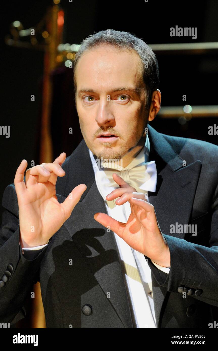 Derren Brown. Photocall for 'Enigma', Adelphi Theatre, London. UK Stock Photo