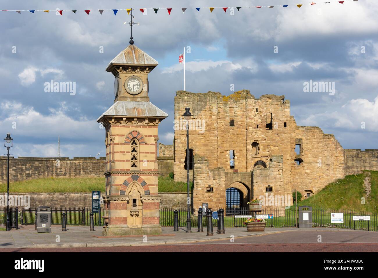 Tynemouth Priory and Castle, Front Street, Tynemouth, Tyne and Wear, England, United Kingdom Stock Photo