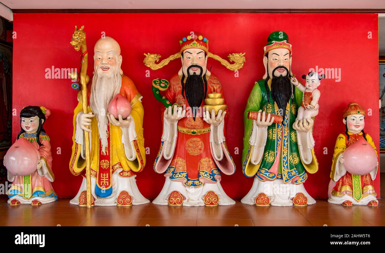Three Gods Of The Chinese Fu Lu Shou Hock Lok Siew At Temple The Gods Of Good Fortune Prosperity And Longevity Stock Photo Alamy