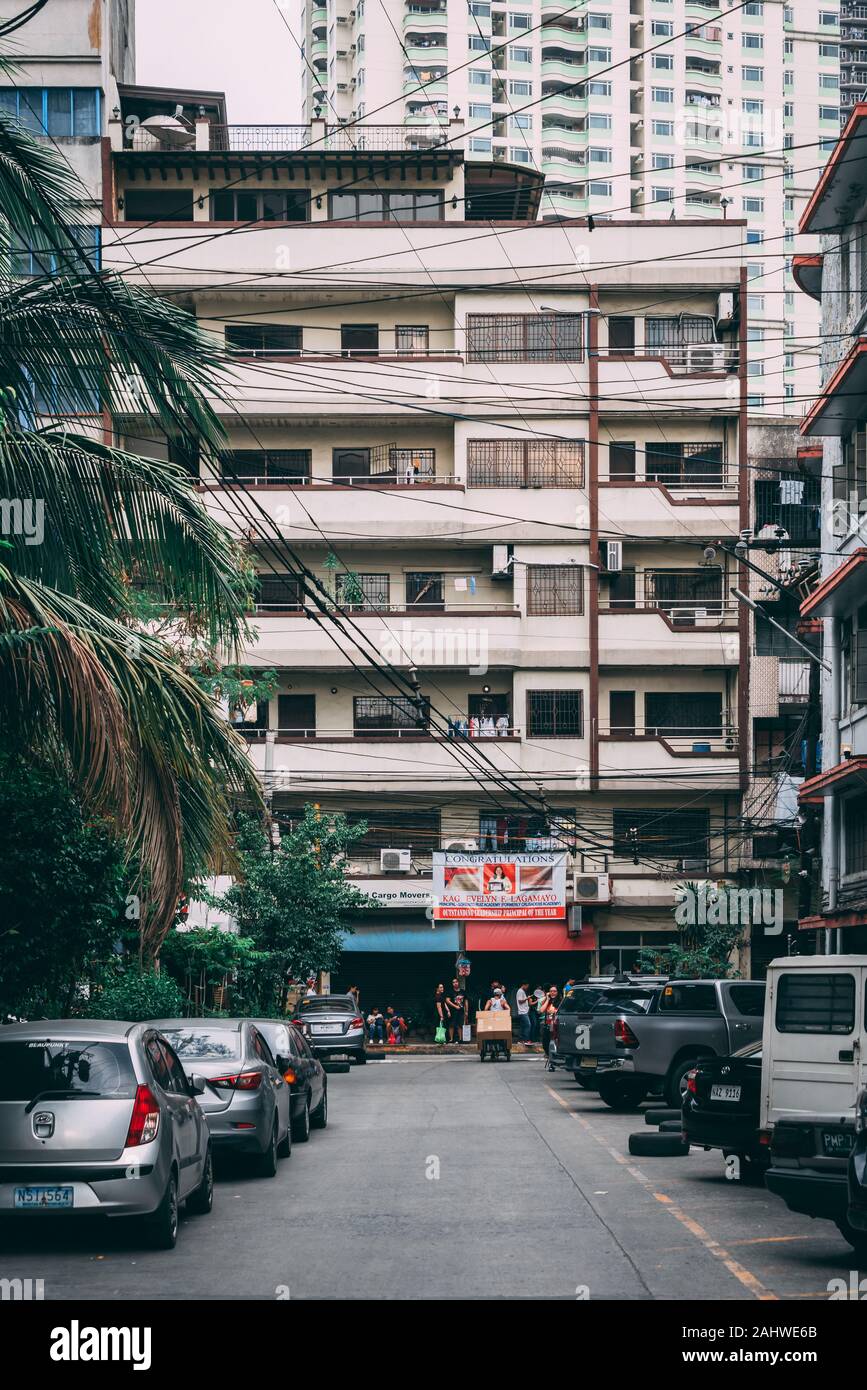 A street scene in Binondo, Manila, The Philippines Stock Photo - Alamy