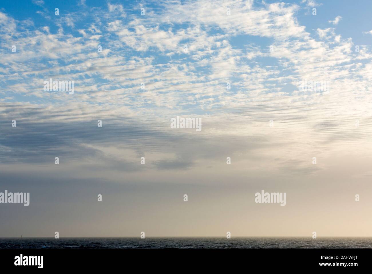 Meer; Horizont, Himmel, Wolken, Wenningstedt; Sylt, Schleswig-Holstein, Germany Stock Photo