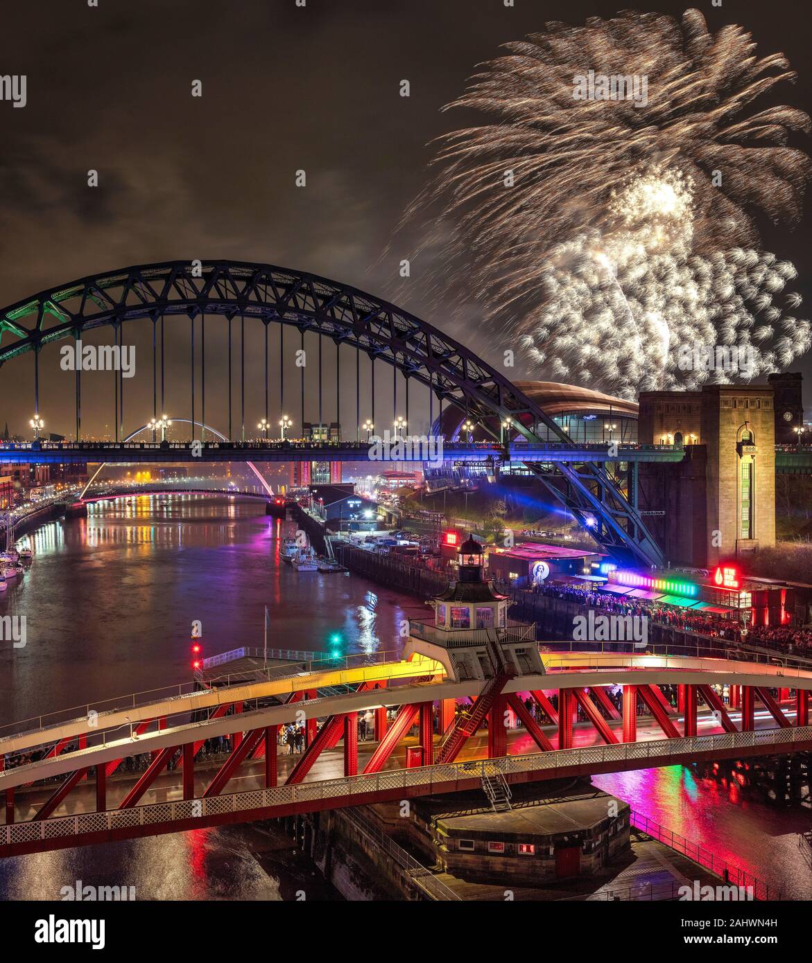 Fireworks over the Tyne bridge at midnight on New Year's Eve 2019, Newcastle upon Tyne, Tyne & Wear, England, United Kingdom Stock Photo
