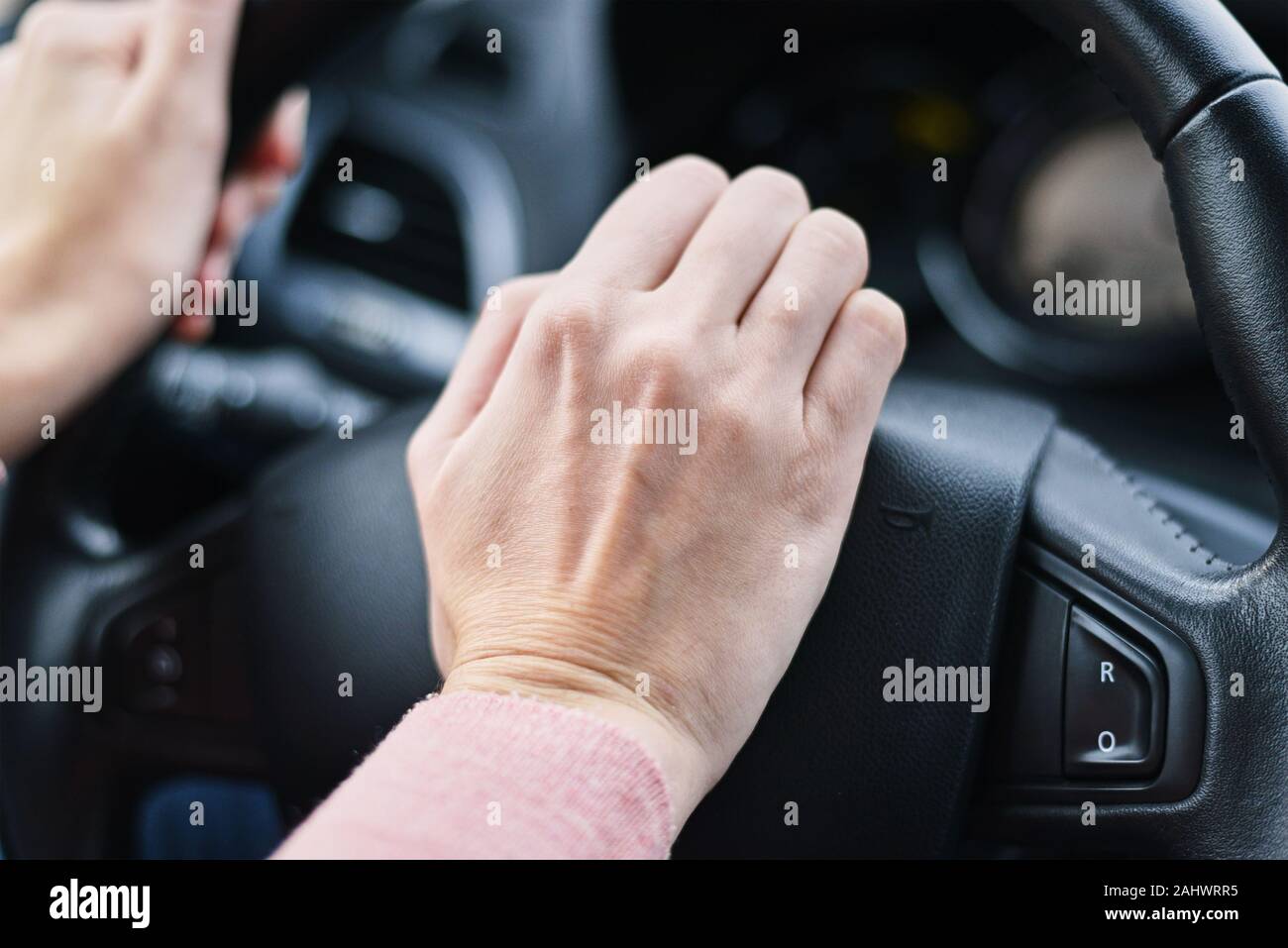 Car honk horn hand hires stock photography and images Alamy