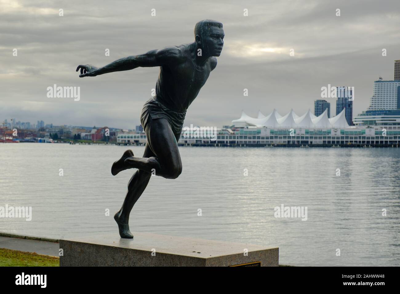 Harry winston statue stanley park hi-res stock photography and images ...