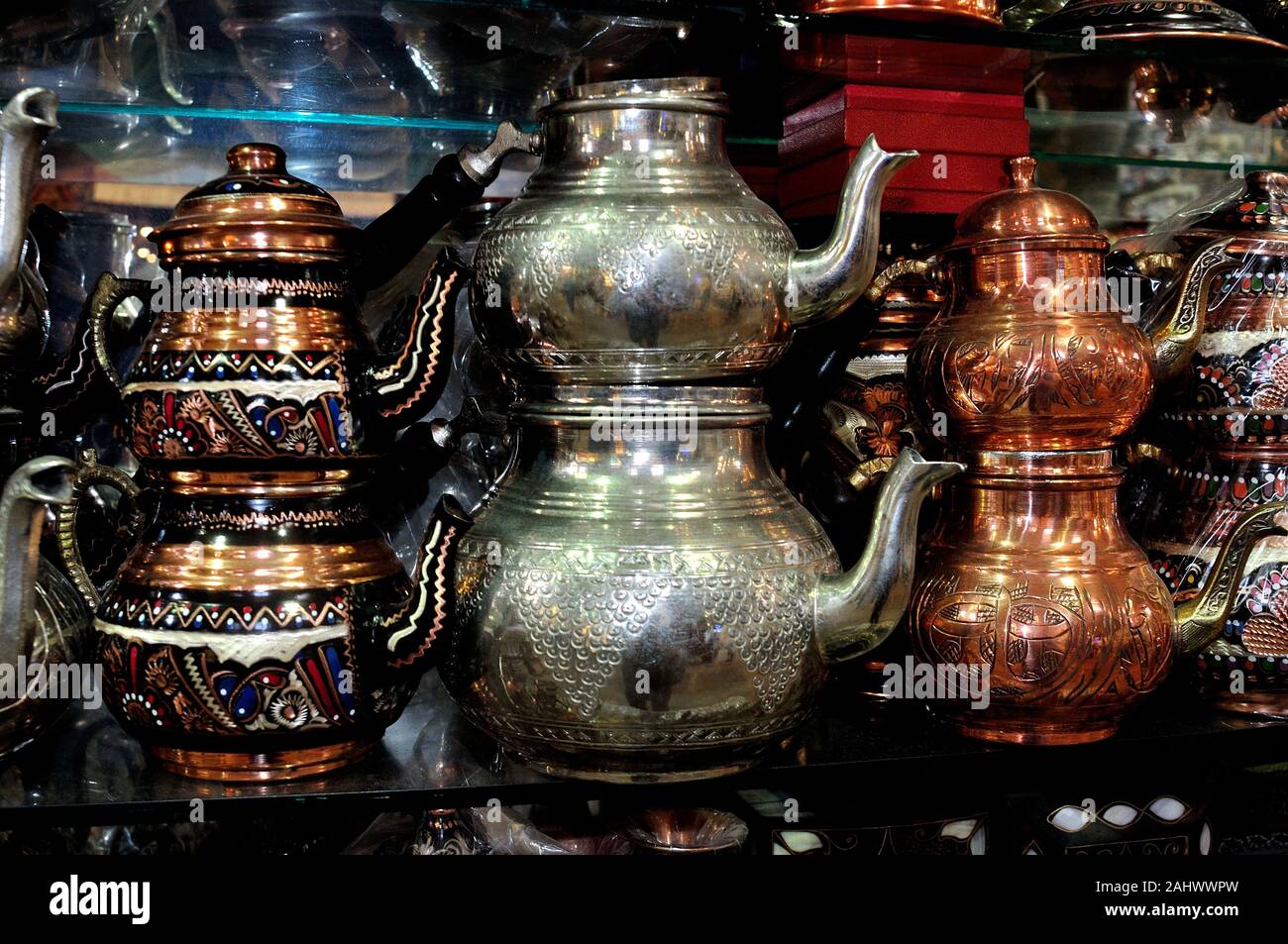 teapot Grand Bazaar in ISTAMBUL Bosphorus Strait TURKEY Stock Photo Alamy