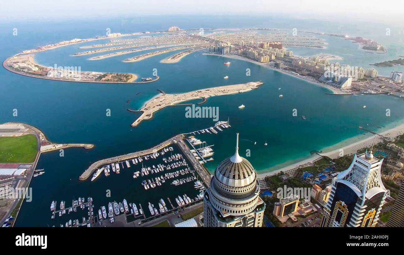 Dubai the palm jumeirah island panorama hi-res stock photography and ...