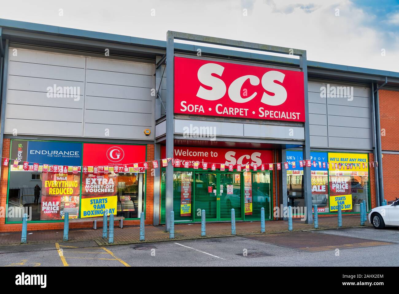 Scs retailer hires stock photography and images Alamy