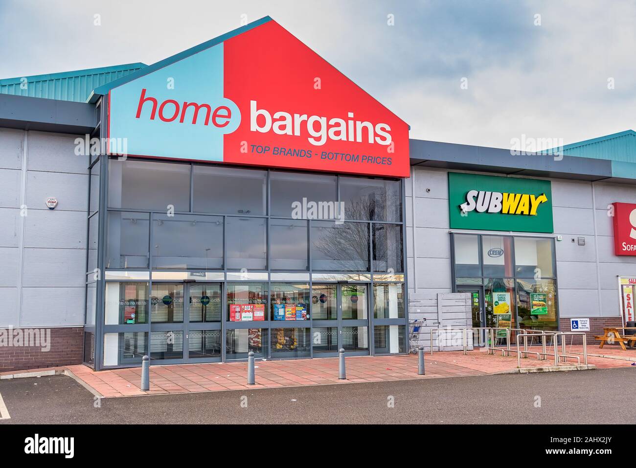 CHESTER, UNITED KINGDOM - DECEMBER 25th, 2019: Home Bargains superstore store front Stock Photo