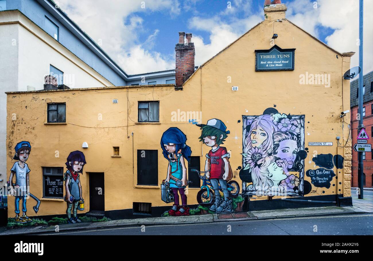 Bar Picture Of Three Tuns London Tripadvisor