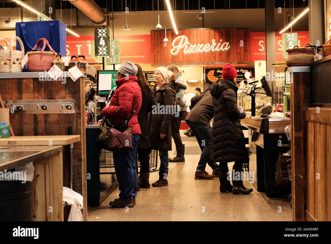 Cashier supermarket ontario hires stock photography and images Alamy