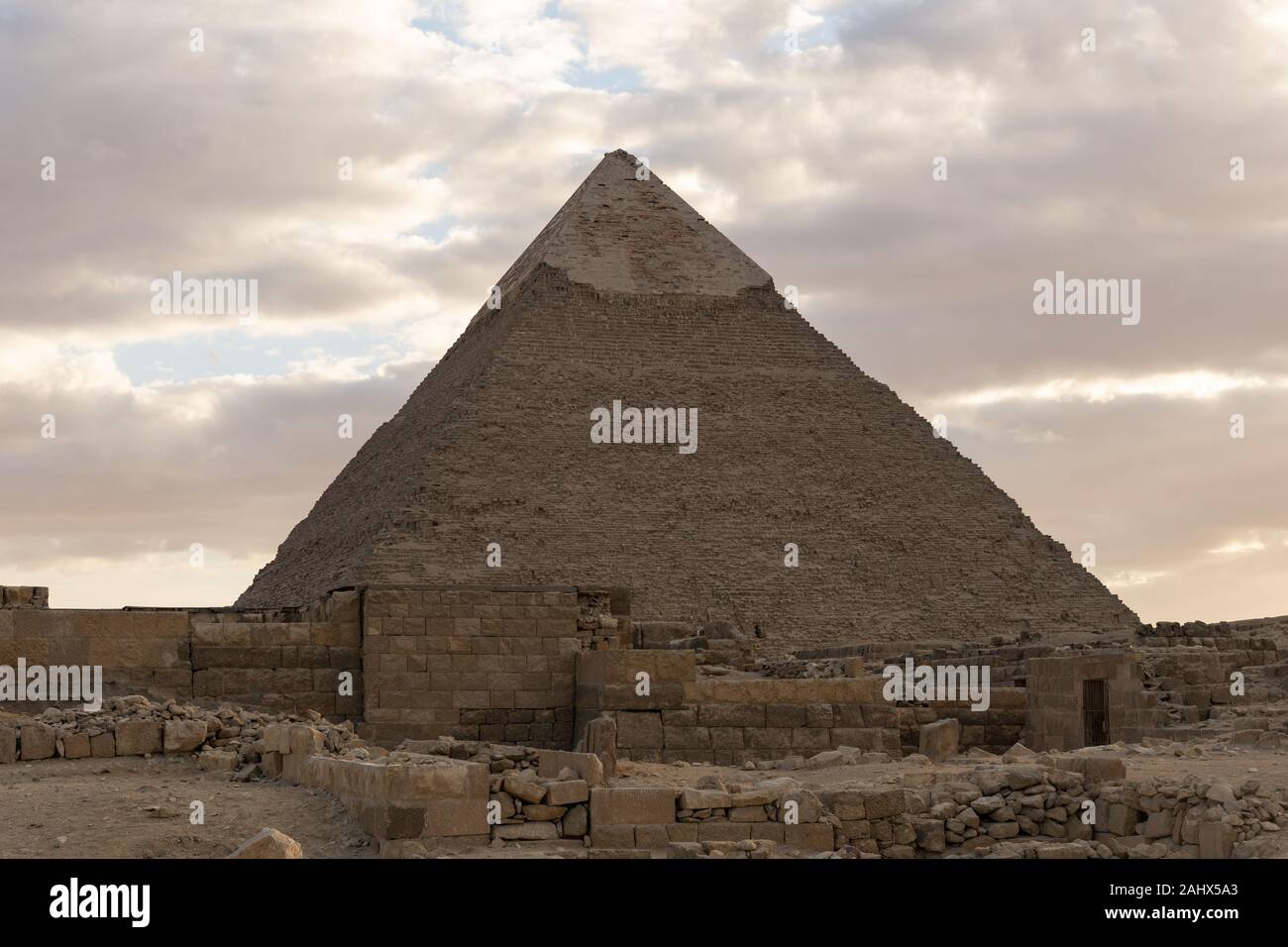 Evening sky behind the Pyramid of Khafre in Giza Stock Photo