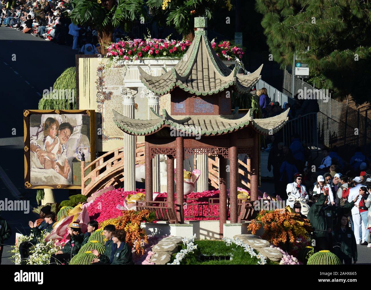 Pasadena, United States. 01st Jan, 2020. Huntington Library, Art Museum and Botanical Garden's 'Cultivating Curiosity' float, winner of the Golden State award makes its way down Colorado Boulevard during the 131st annual Tournament of Roses Parade held in Pasadena, California on Wednesday, January 1, 2020. Photo by Jim Ruymen/UPI Credit: UPI/Alamy Live News Stock Photo