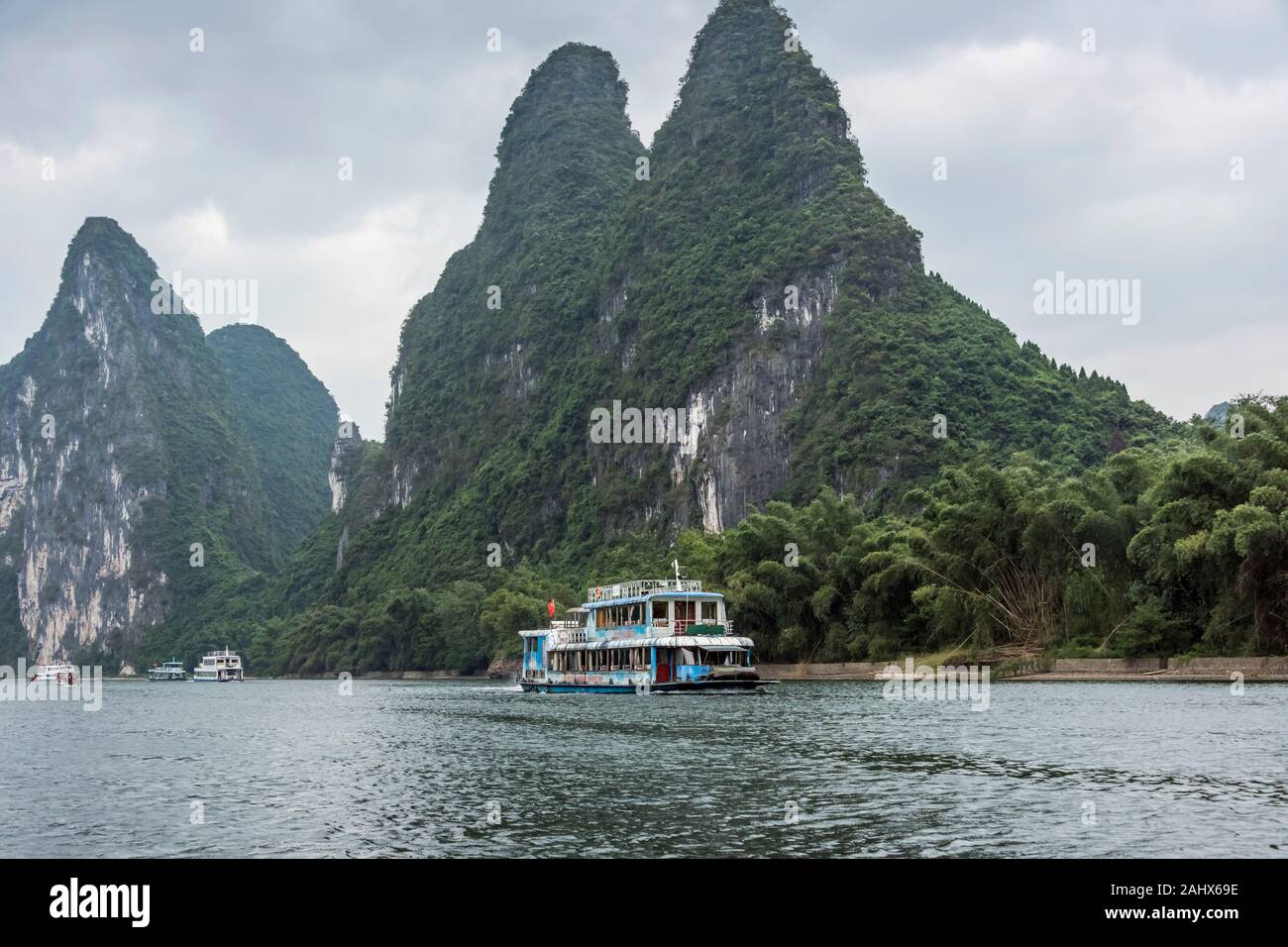 Guilin tour hi-res stock photography and images - Alamy