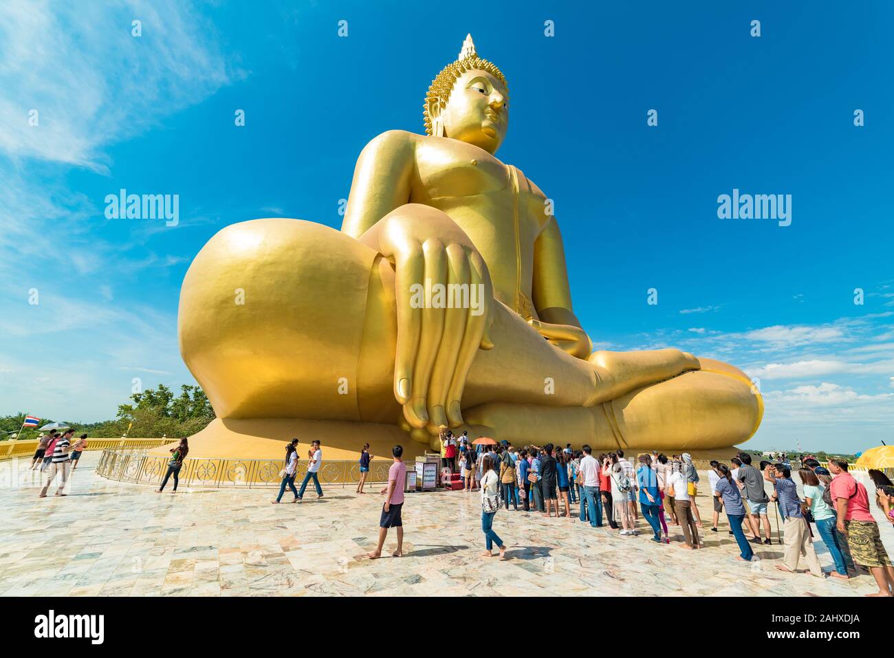 Ang Thong, Thailand December 31, 2015 Panoramic view of people