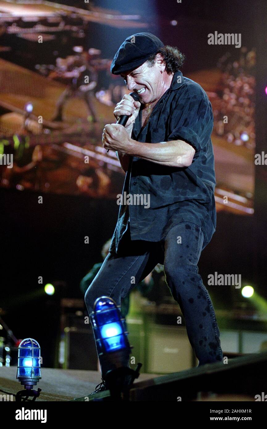 Turin, Italy, 04 July 2001,live concert of ACDC at the Delle Alpi Stadium of Turin : The Singer of the ACDC ,Brian Johnson, during the concert Stock Photo