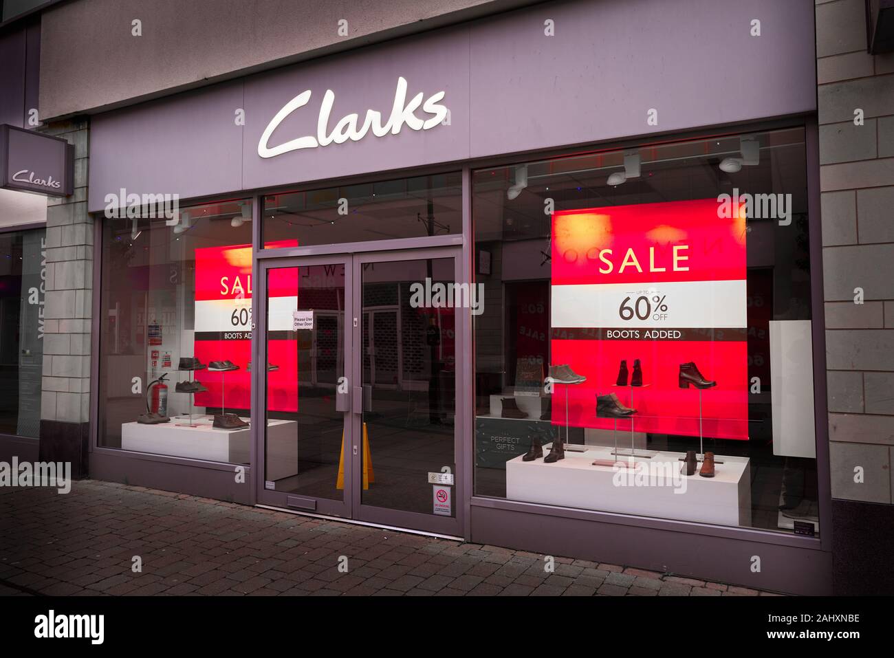 Sale at the Clarks shoe shop in the shopping precinct at Corby town centre,  Northamptonshire, England, on new year's day 2010 Stock Photo - Alamy