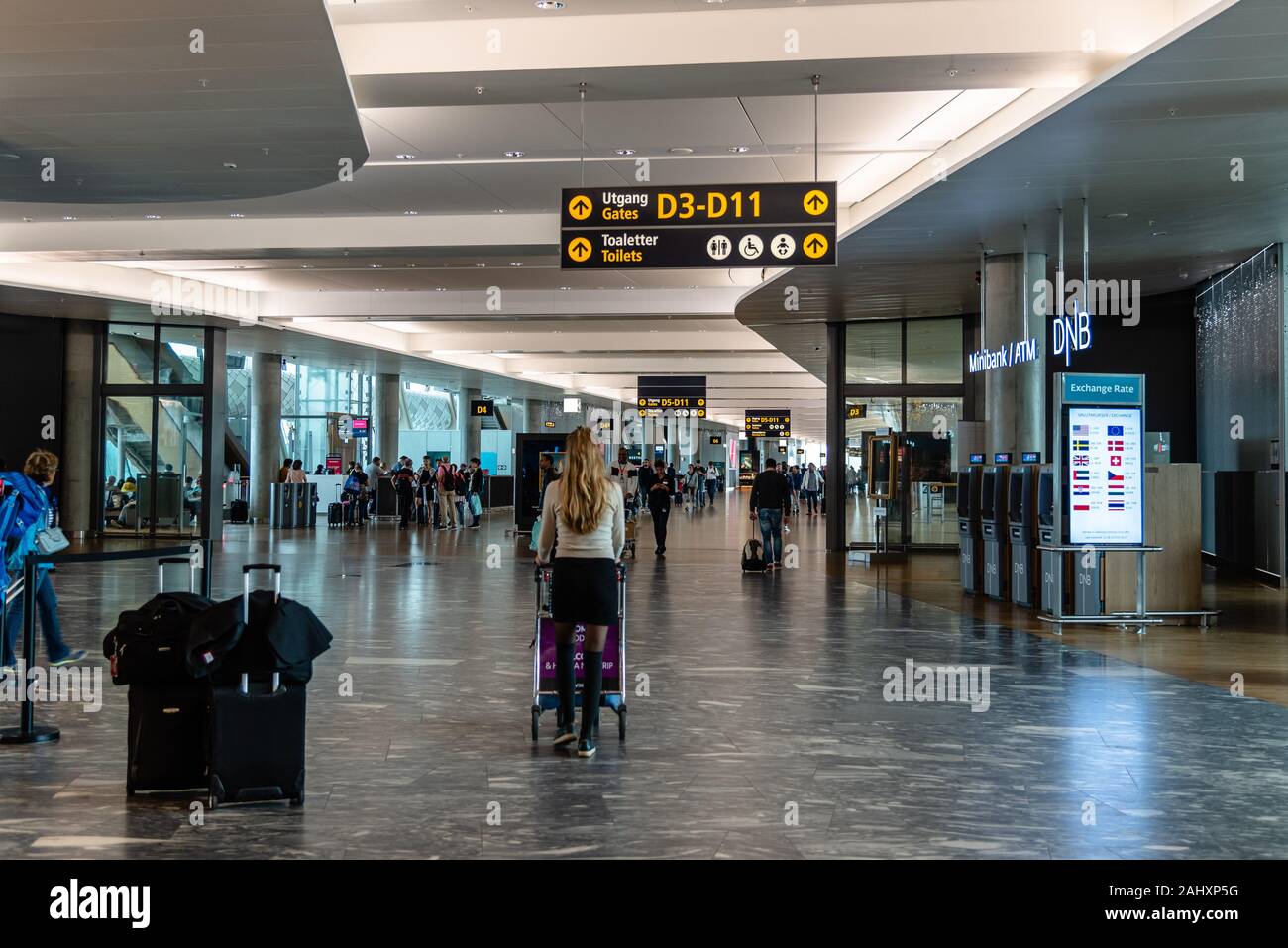 Airport boarding gates hires stock photography and images Alamy