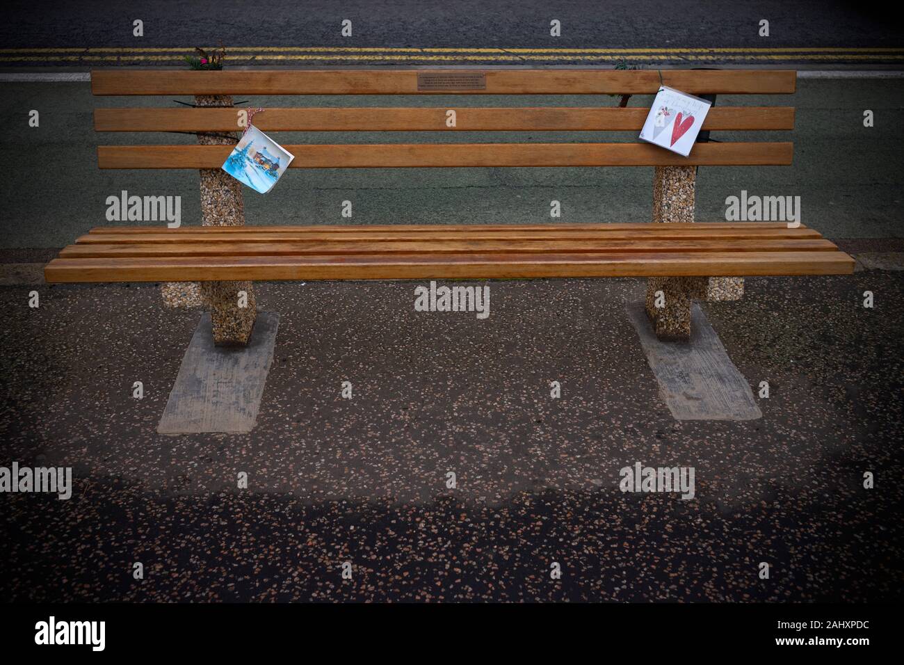 Southend on Sea Essex England. Memorial bench on sea front. Jan 2020 Many sea front benches are dedicated to loved ones who would often spend time loo Stock Photo