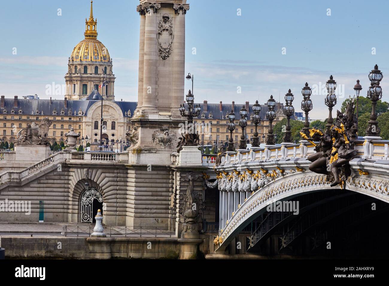 Pont Alexandre III, Hôtel des Invalides, Paris, France Stock Photo