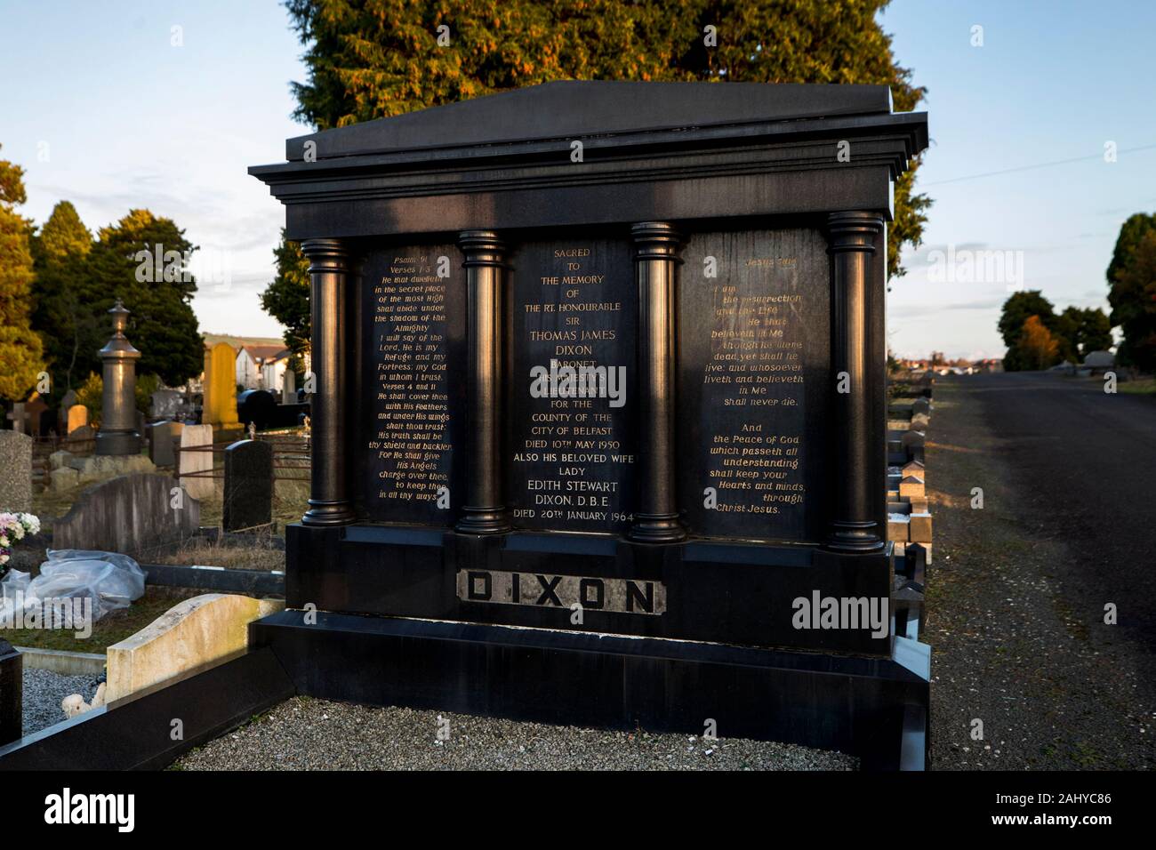 Headstone of Sir Thomas & Lady Dixon at Dundonald Cemetery in Belfast, Peter McCabe has unearthed a host of fascinating facts about those who are interred in the east Belfast burial ground of the famous and infamous in his new book. Stock Photo