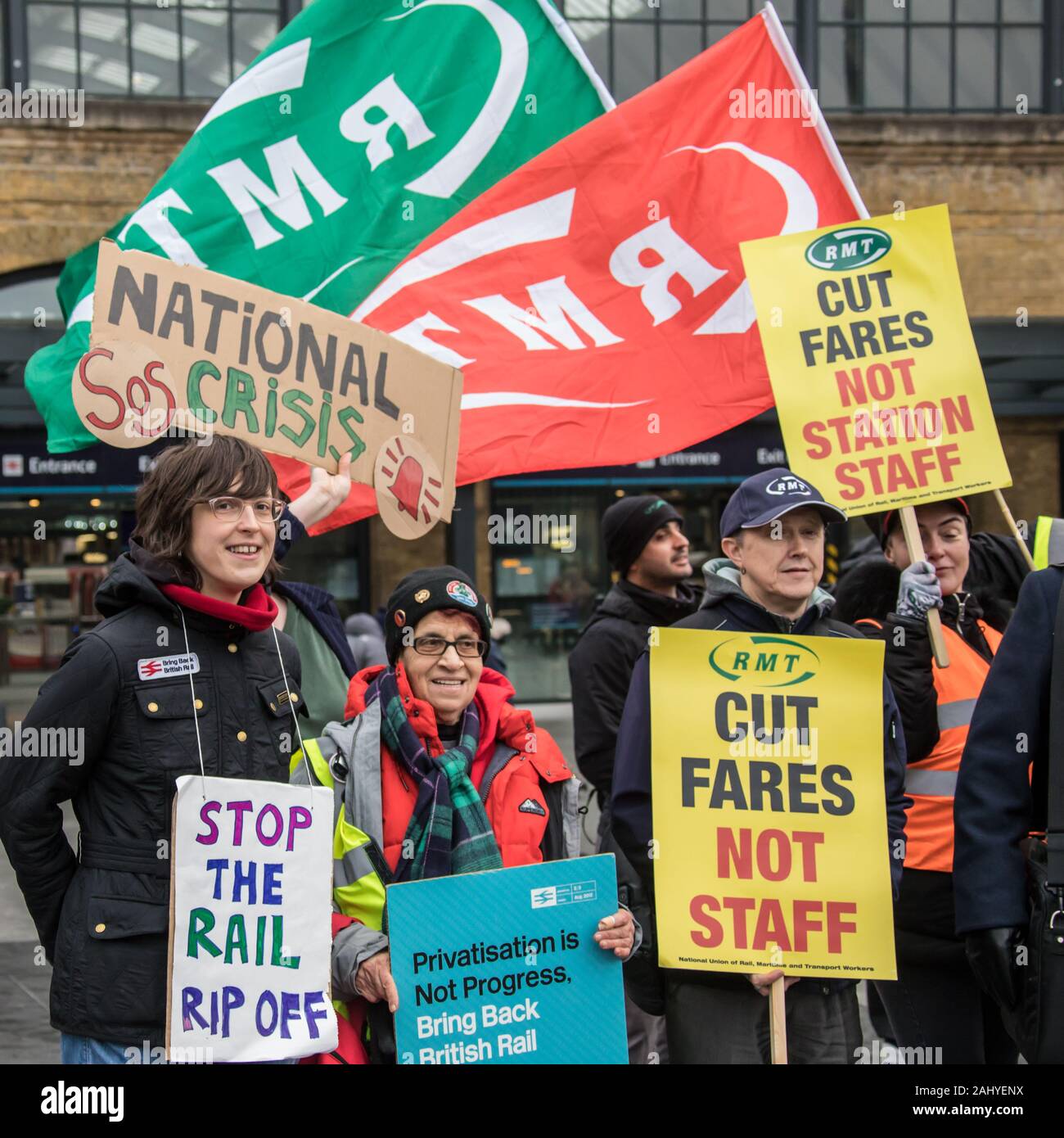 London, UK. 2 January,2020. The Association of British Commuters and members of the RMT Union held a protest at Kings Cross Station in London to highlight continued staff cuts, riseing fares and a general decline in rail services. David Rowe/Alamy Live News. Stock Photo