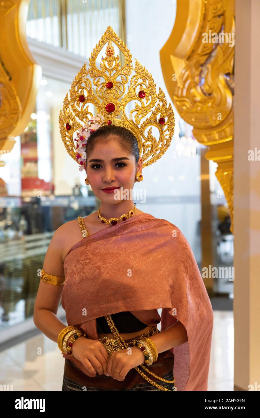 IconSiam shopping mall food court, Khlong San District, Thonburi, Bangkok,  Thailand Stock Photo - Alamy