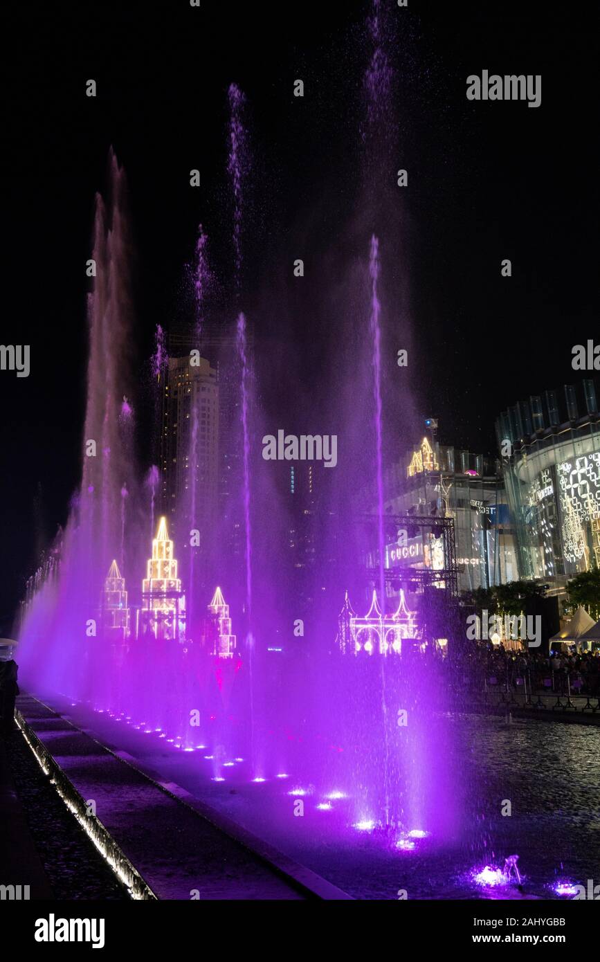 IconSiam shopping mall food court, Khlong San District, Thonburi, Bangkok,  Thailand Stock Photo - Alamy