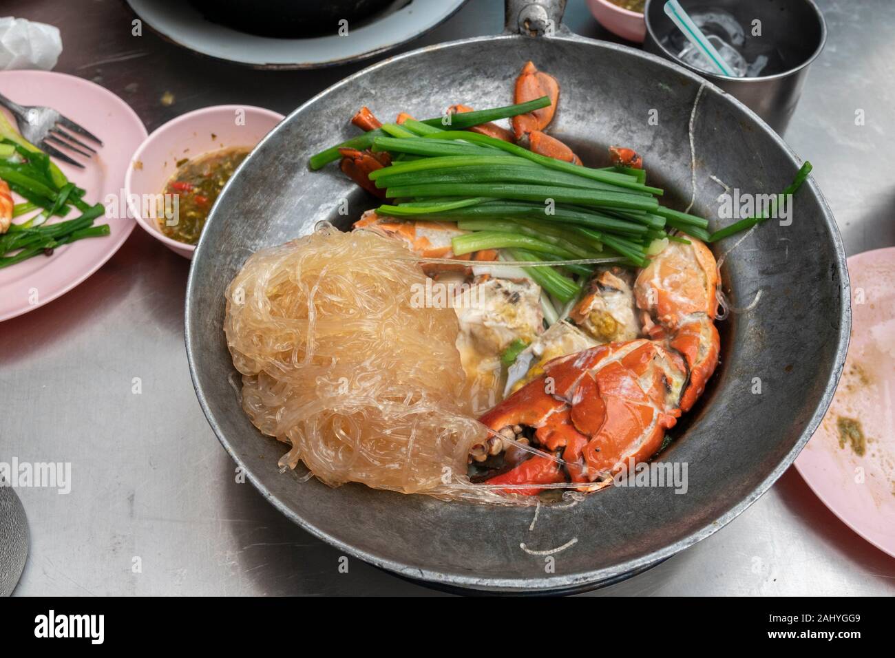 Somsak claypot crab, Bangkok, Thailand Stock Photo Alamy