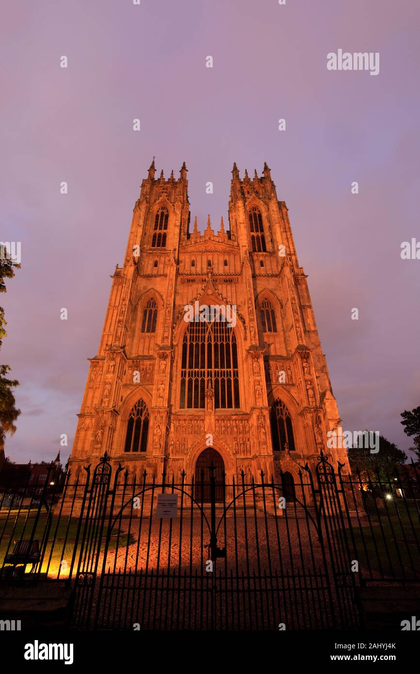 Beverley Minster At Night, Beverley Town, East Riding Of Yorkshire ...