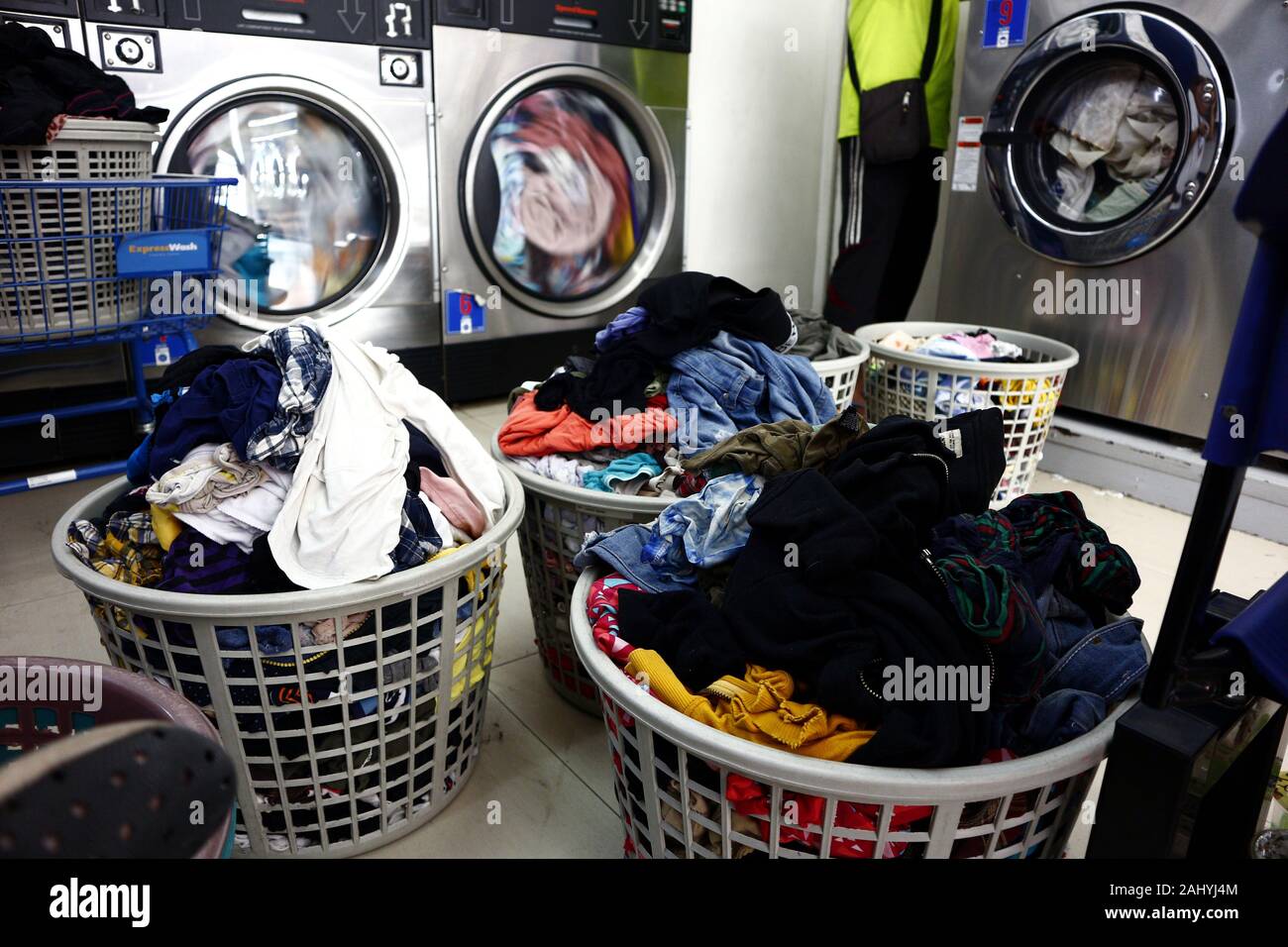 Basket dirty laundry washing hi-res stock photography and images - Page 15  - Alamy