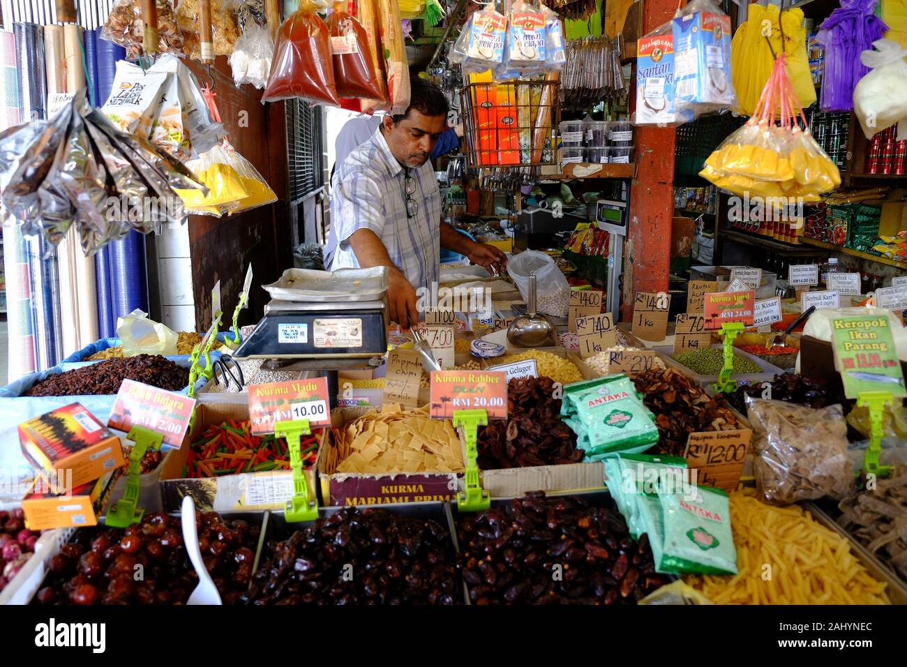 Traditional malay grocery shop hires stock photography and images Alamy