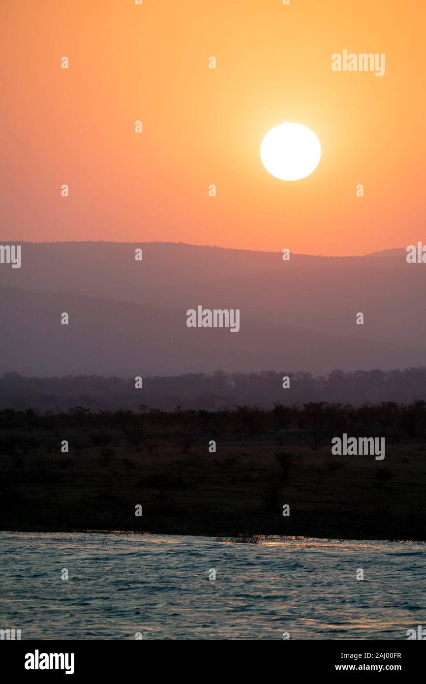 Sunset over Pongolapoort Dam, Lake Jozini, Pongola Nature Reserve ...