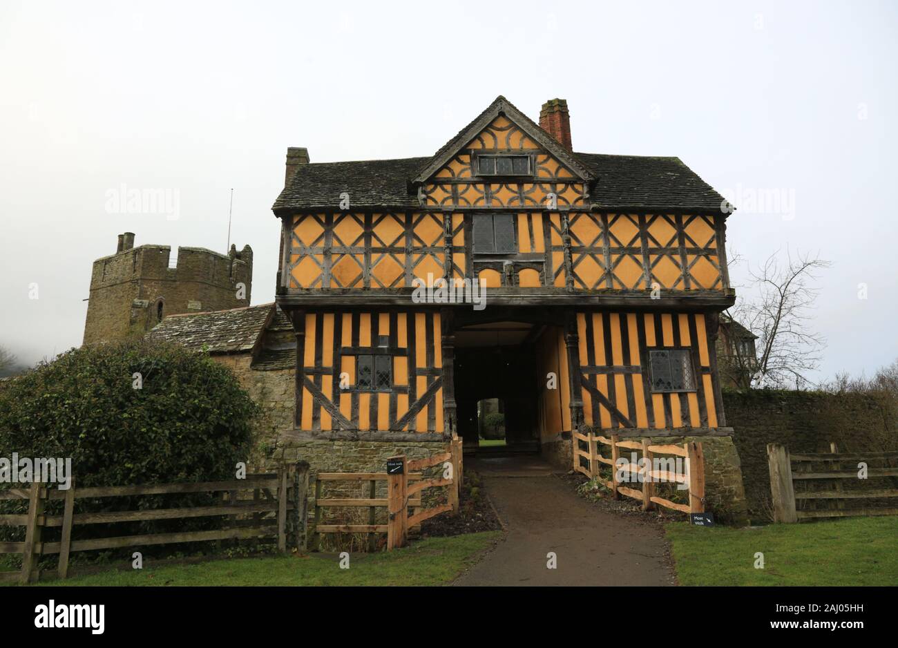 The 17th century gatehouse at Stokesay castle, Craven arms, Shropshire, UK. Stock Photo