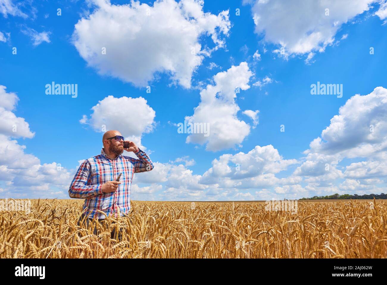 Bunch of cigarettes hi-res stock photography and images