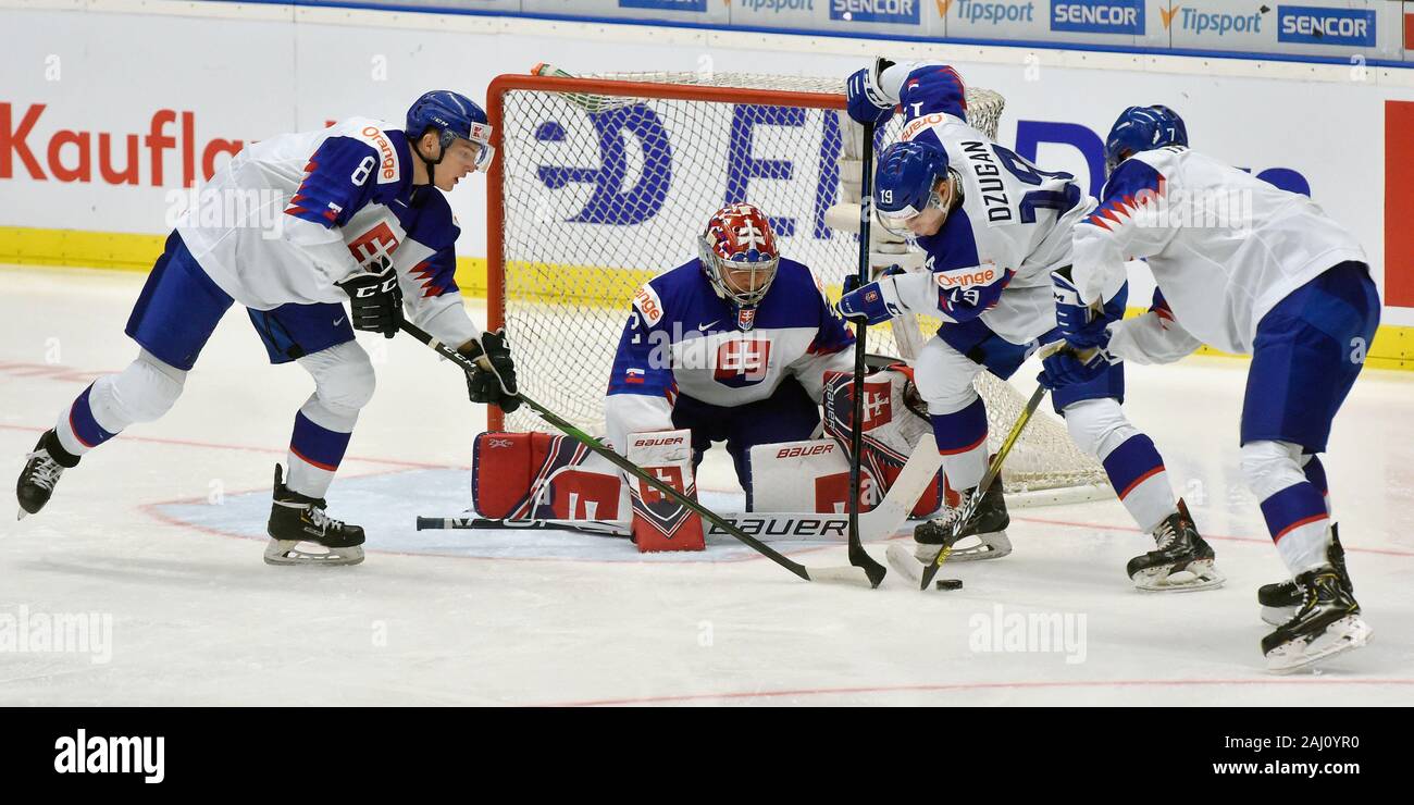 Ostrava, Czech Republic. 02nd Jan, 2020. L-R Oliver Okuliar, Samuel ...