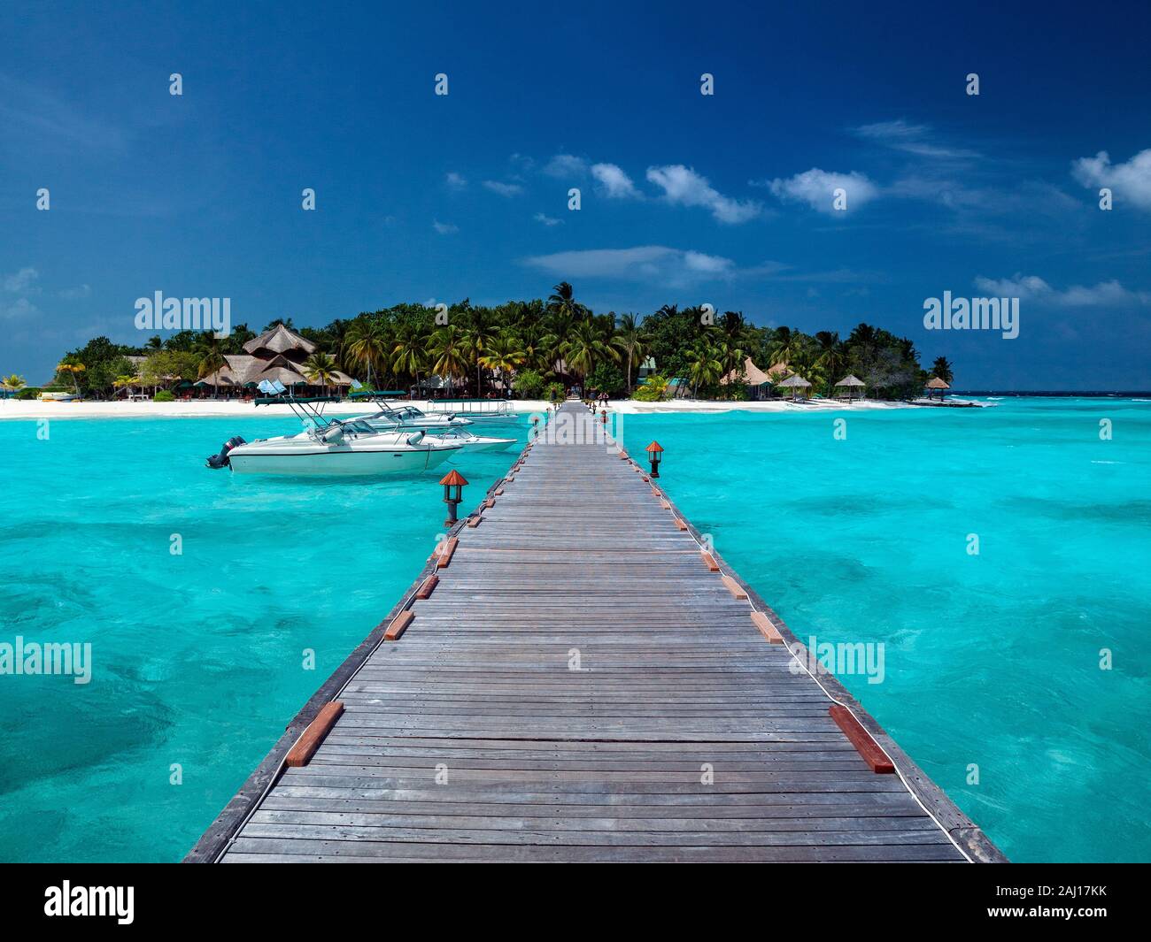 Maldives. 02.11.05. Luxury vacation resort on an idyllic tropical island paradise in the Maldives - Indian Ocean Stock Photo