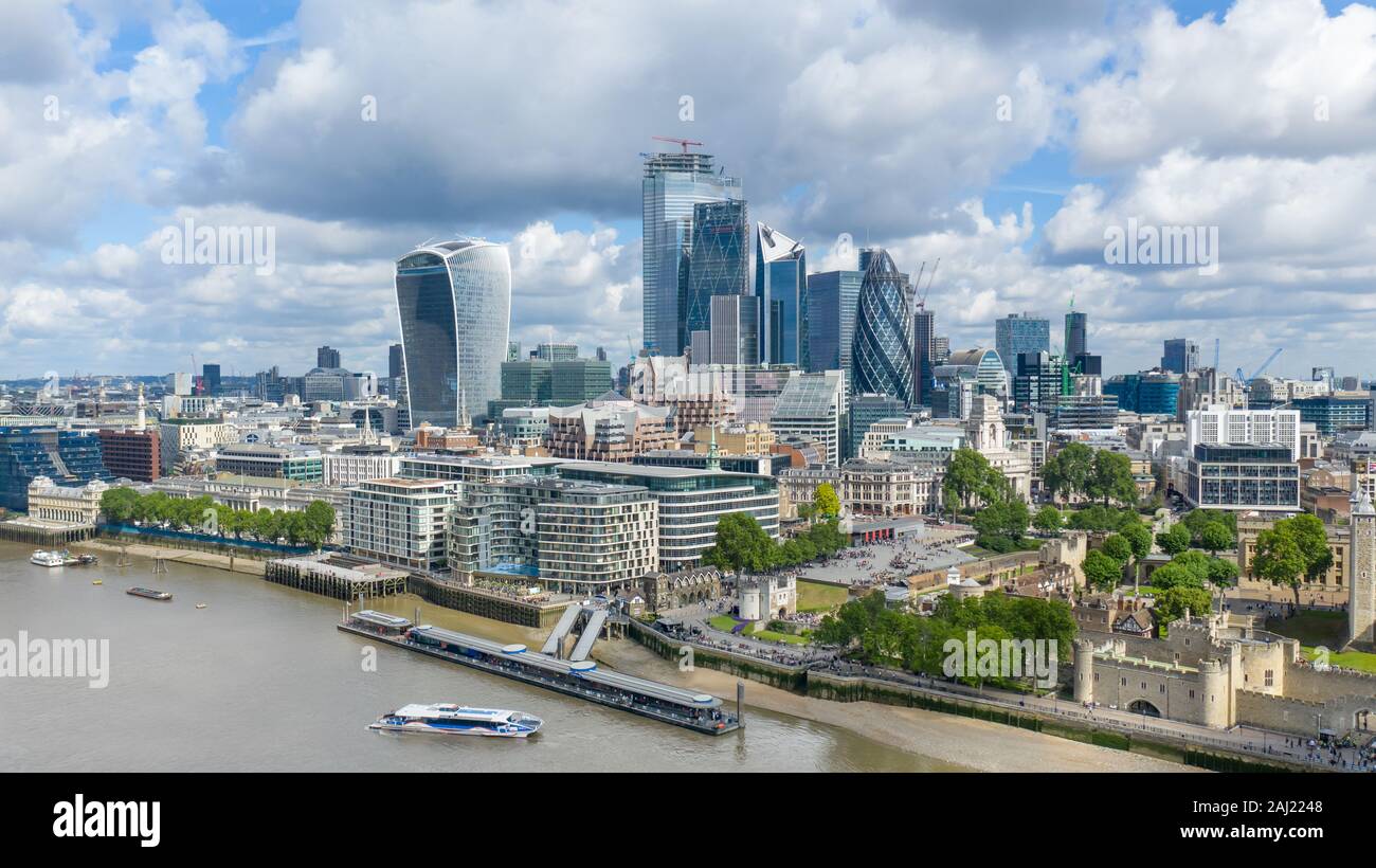 London landmark skyline with famous business centers and skyscrapers ...