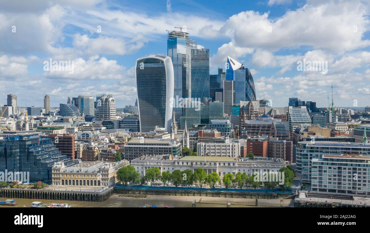 London landmark skyline with famous business centers and skyscrapers ...