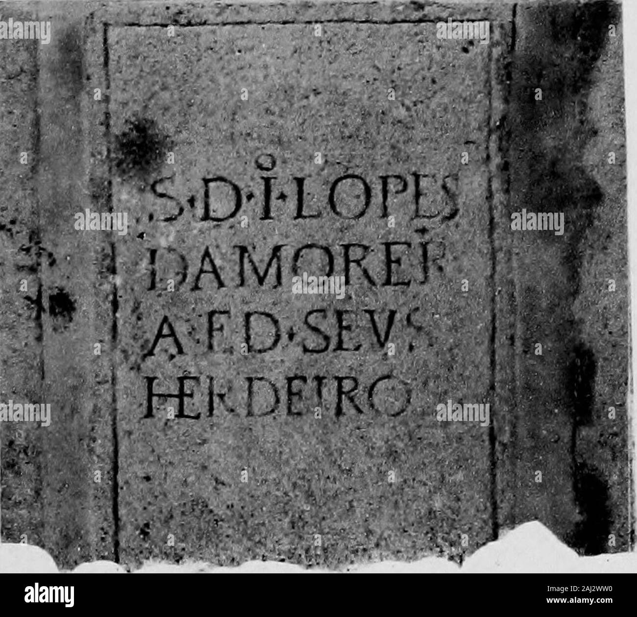 Historical tombstones of Malacca, mostly of Portuguese origin, with the inscriptions in detail and illustrated by numerous photographs . I ! ^ - -. i:SDPLOPli p NOW IN CHRISTS CHURCH, MALACCA. ( IS ) Falceo (falleceo) A. 28 de Dezembro era de 1578. Died on the 28th December, 1578. Aqui jaz DOMIGAS FRA, Filha de Luiz Frn e de Ant^ de Faria, falleceo aos ? de Avril de 1581 Ano. Here lies DOMINGAS FRANCO, Daughter of Luiz Franco and Antonia de Faria, who died on the — April, 1581. ( 16 ) Stock Photo