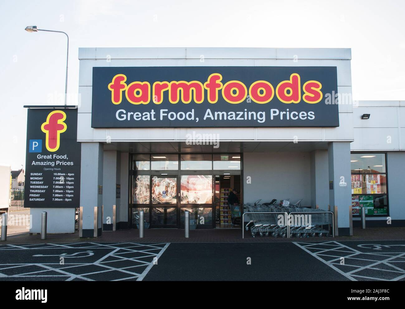 Farmfoods frozen food hires stock photography and images Alamy