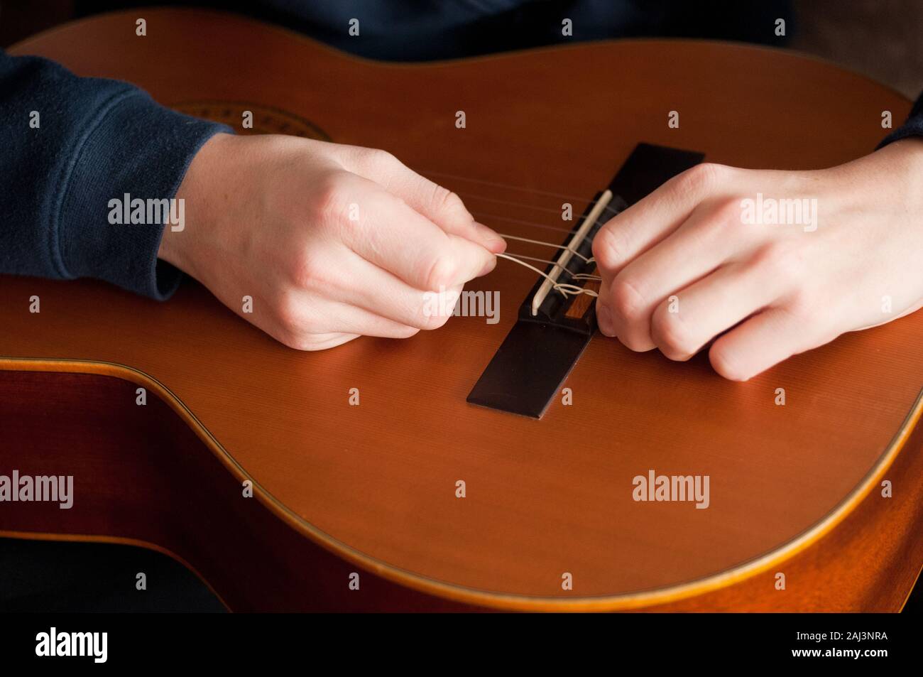 Guitar repair hires stock photography and images Alamy