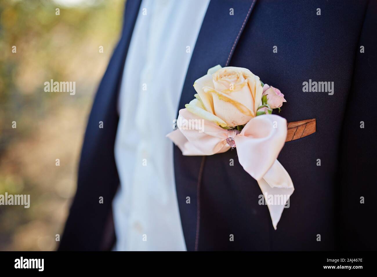 slim fit dress slacks Men's Light Gold Satin Dress Shirt with Tie & Handkerchief 20.5 35/36 / Gold main image 0