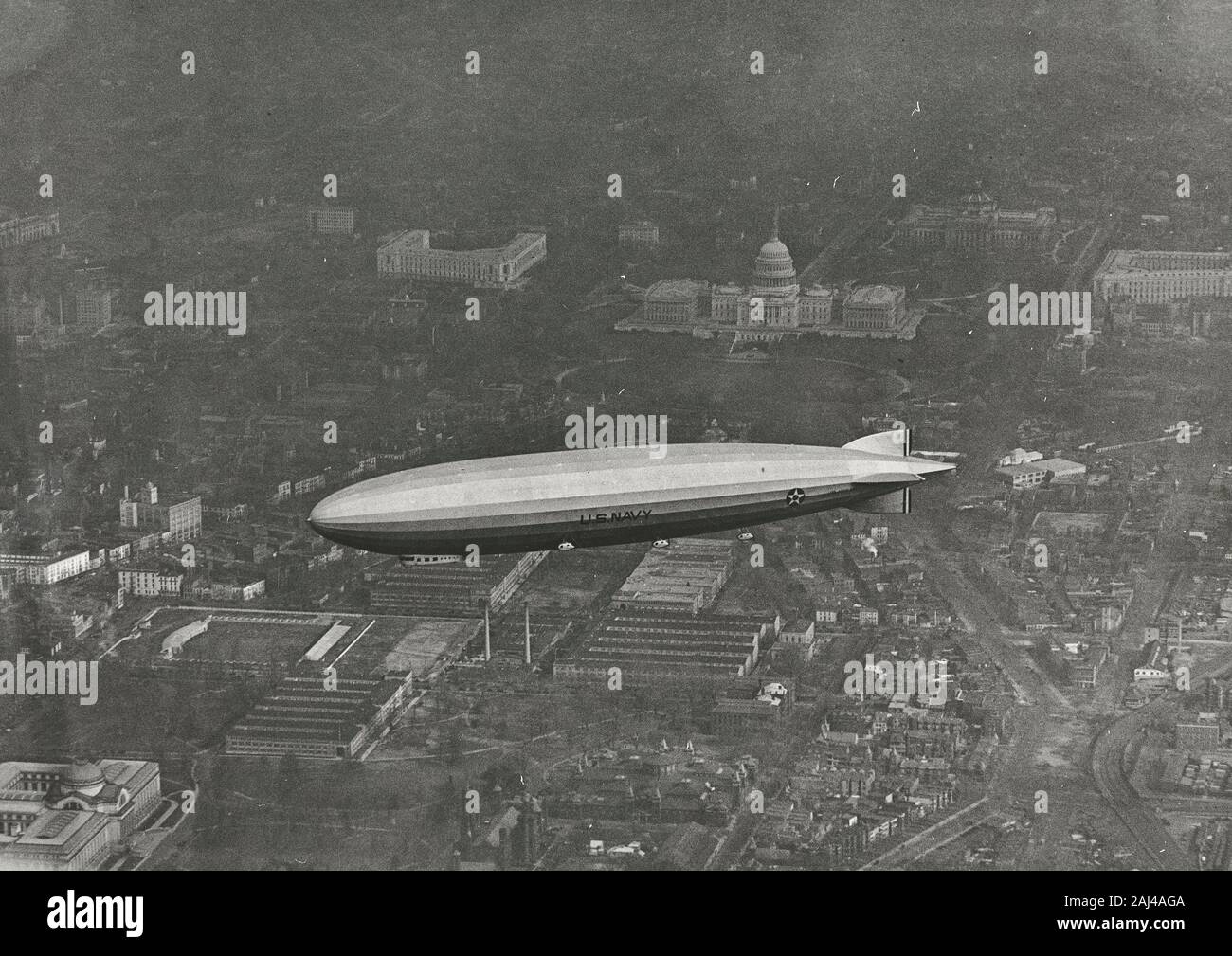 USS Los Angeles (ZR-3) in Panama, circa 1929 Stock Photo - Alamy