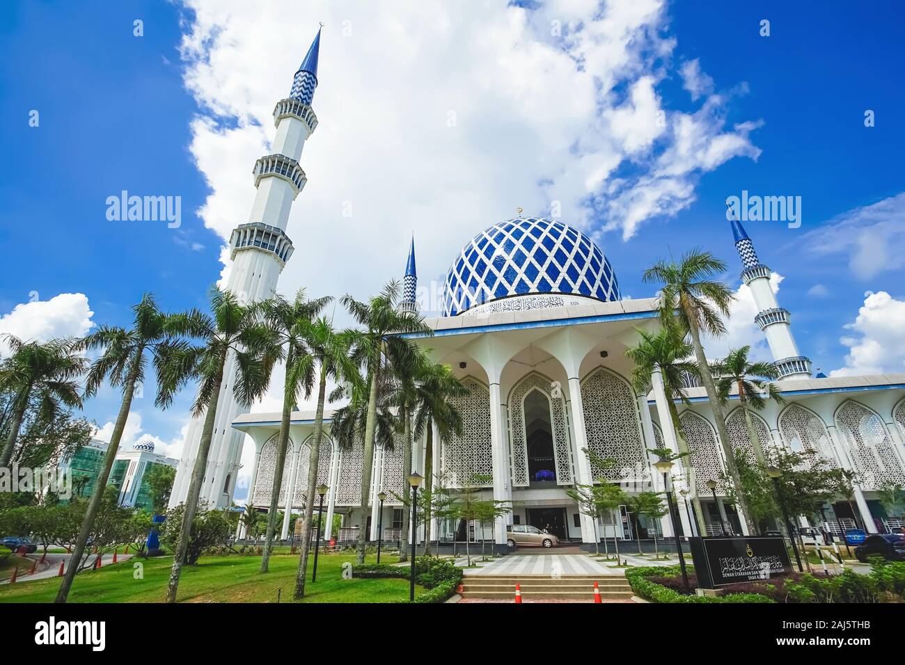 Masjid biru shah alam