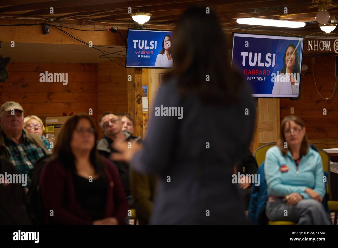 Epsom, New Hampshire, USA. 2nd Jan, 2020. Tulsi Gabbard held a town