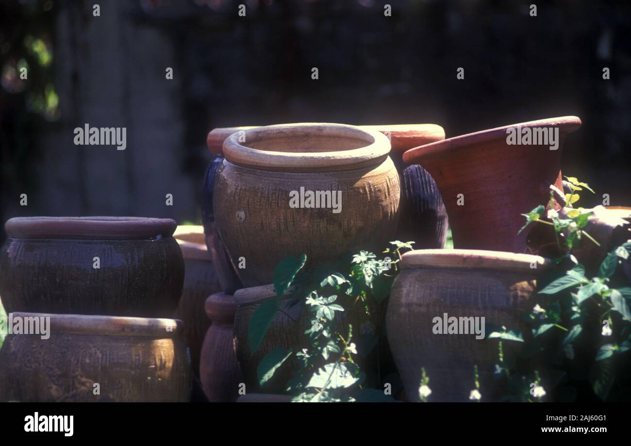 NEW OUTDOOR GARDEN POTS FOR SALE, AUSTRALIA Stock Photo Alamy